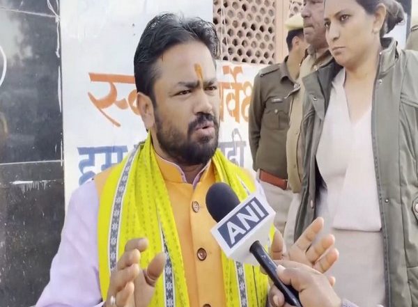 India News | Miscreants Attack Hindu Sena National President Vishnu Gupta on His Way to Delhi