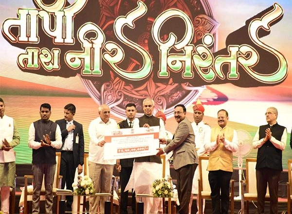 India News | Gujarat CM Bhupendra Patel Presents 49 EV Rickshaws to Tapi District