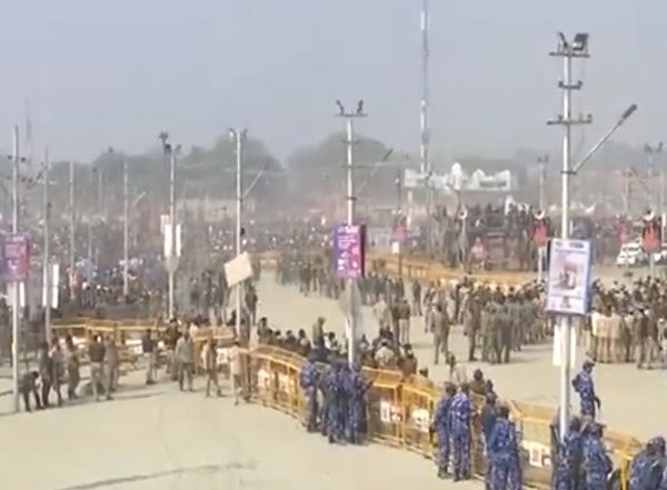 India News | Akhilesh Yadav Calls for Army Takeover of Maha Kumbh Management Following Stampede