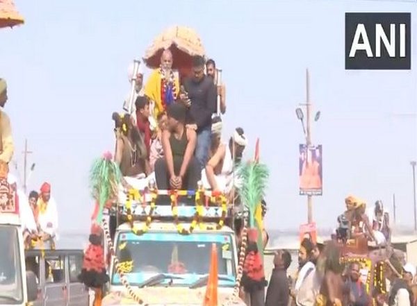 India News | Mahakumbh: Saints Begin Their Procession to Triveni Sangam for Second Amrit Snan
