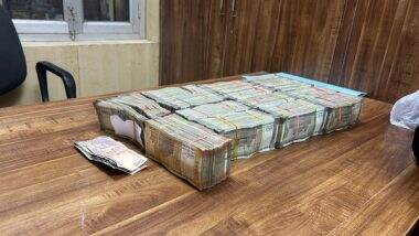 India News | Delhi Police's Railway Unit Seizes Rs 32.61 Lakh Unauthorised Cash at Sabzi Mandi Railway Station, One Held