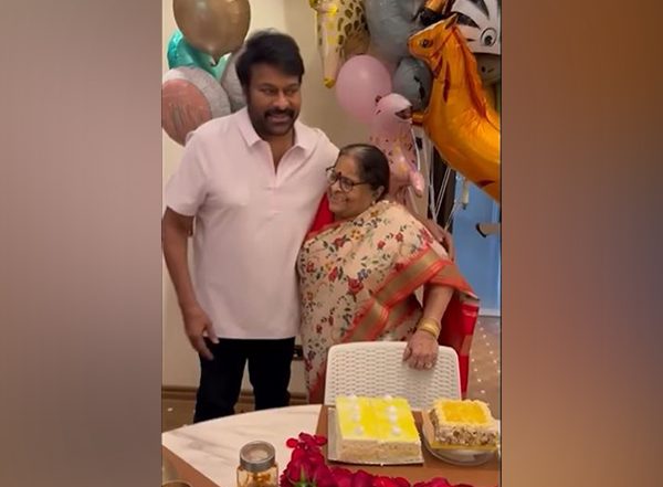 Entertainment News | Chiranjeevi Celebrates Mother Anjana Devi's Birthday in an Intimate Gathering