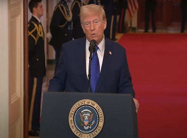 World News | Trump Signs Laken Riley Act, Allows Detention of Undocumented Migrants Accused of Criminal Offences