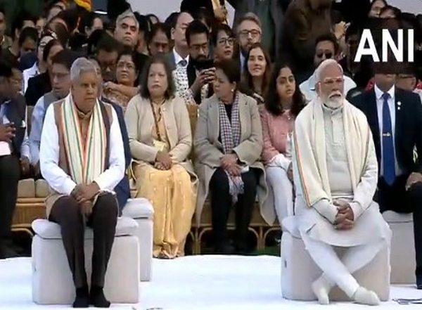 India News | Gandhi Jayanti: PM Modi Attends Prayer Meeting at Gandhi Smriti