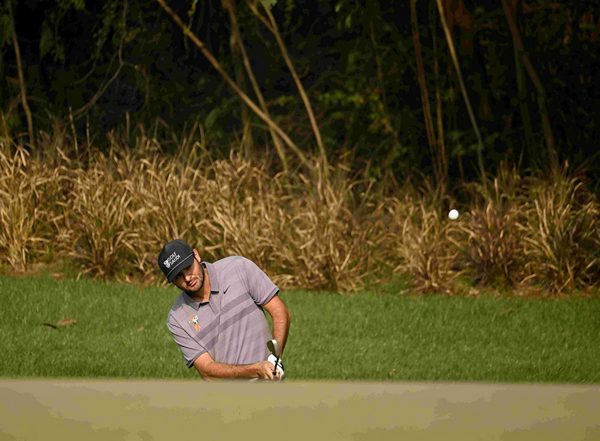 Sports News | Chacarra Recovers for Clubhouse Lead, Lahiri Finishes Level on Opening Day at International Series India