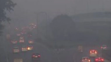 India News | Fog Engulfs Delhi as Mercury Dips to 10.8 °C