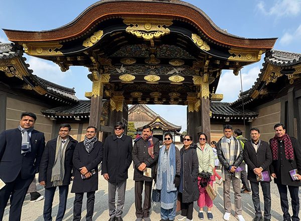World News | Japan: Madhya Pradesh CM Mohan Yadav Visits Nijo-jo Castle in Kyoto