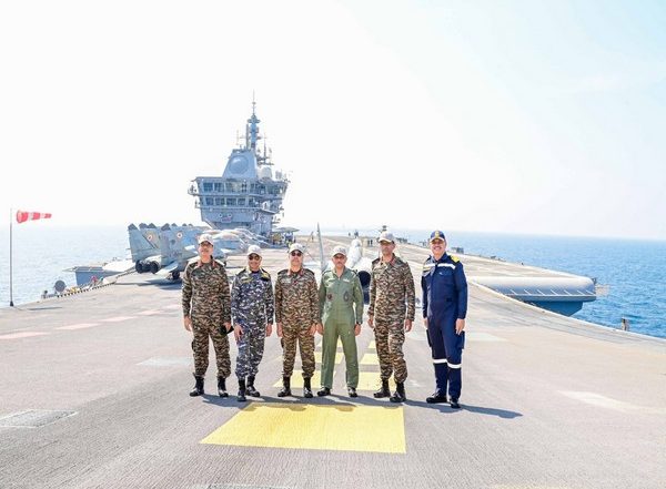 World News | Senior Officers Embark INS Vikrant to Witness Joint Phase of TROPEX 25