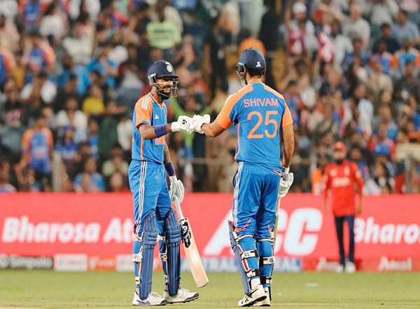 Sports News | 4th T20I: Hardik-Dube's Blitzkrieg Stand Propels India to 181/9 Against England in Pune