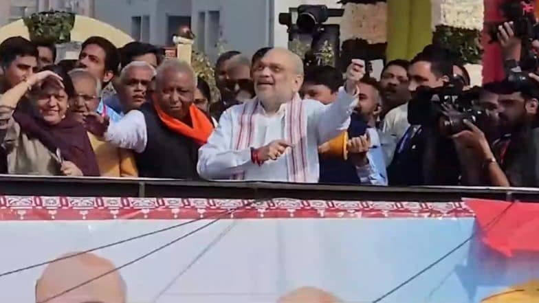 Amit Shah Uttarayan Celebration Video: Union Minister Flies Kite at Shanti Niketan Society in Ahmedabad's Ghatlodiya To Celebrate Makar Sankranti, Viral Clip Surfaces