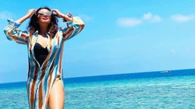 Actress Bipasha Basu Slays in Sexy Mononkini As She Poses by the Poolside; Netizens Call Her ‘Hot and Beautiful’ (See Pic)