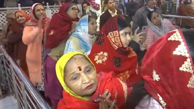 New Year 2025: Devotees Flock to Temples and Ghats Across Nation To Welcome 2025 With Great Fervor and Joy (Watch Videos)