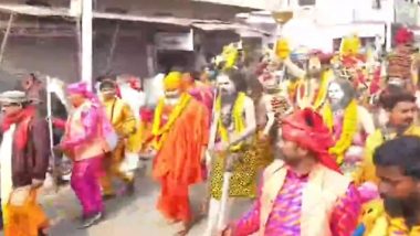 Mahakumbh Mela 2025: Niranjani Akhara Reaches Prayagraj in Grand Procession (Watch Video)