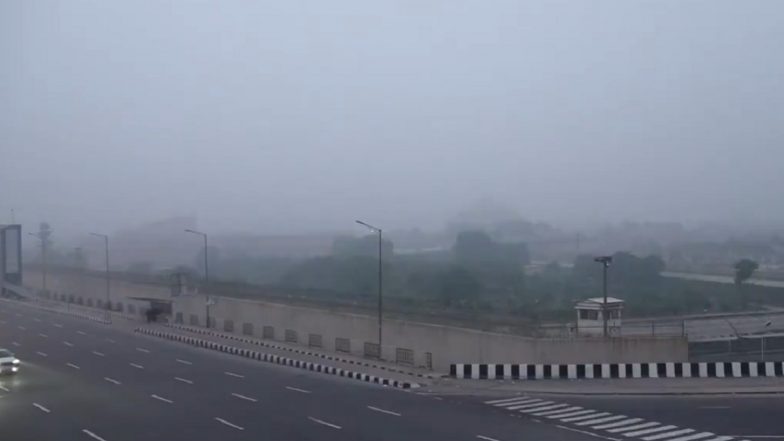 Delhi Weather Forecast and Update: Dense Fog May Disrupt Flight Operations in National Capital; IMD Predicts Warmer Days Ahead (Watch Video)