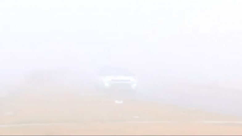 Dense Fog Reduces Visibility To Zero Near Multiple Airports in Delhi, Punjab and Uttar Pradesh, Flights Affected; Check List