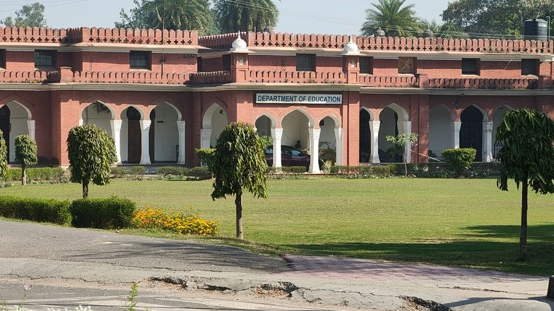 Aligarh Muslim University: &lsquo;Beef Biryani&rsquo; on Sunday Lunch Menu Triggers Row in AMU After Notice Goes Viral on Social Media; &lsquo;Typing Error&rsquo; Administration Clarifies