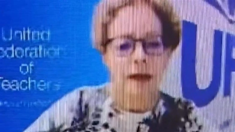 US: United Federation of Teachers Instructs NYC Educators To Distribute ‘Red Cards’ To Help Migrants Avoid ICE Raids, Says Report (Watch Video)