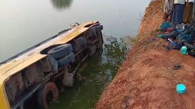 Srikakulam Bus Accident: 5 Injured As Vehicle Carrying 35 Students Falls Into Pond in Andhra Pradesh