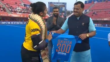 Savita Punia Becomes Second Woman to Play 300 Matches for India, Hockey India Felicitates Her During India vs Netherlands FIH Hockey Pro League 2024-25 Match (Watch Video)