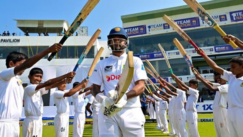 SL vs AUS 2nd Test 2025: Dimuth Karunaratne Receives Guard of Honour As He Walks Out To Bat in His 100th and Last Test (See Pics)