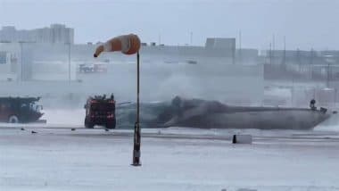 Canada Plane Crash: Toronto Airport Closes 2 Runways After Delta Airlines Flight 4819, Operated by Endeavor Air CRJ-900, Overturns During Landing (See Pic and Video)