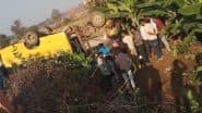 Nepanagar: 20 Students Injured As School Bus Overturns in Madhya Pradesh’s Burhanpur District, Driver Flees From Spot (Watch Video)