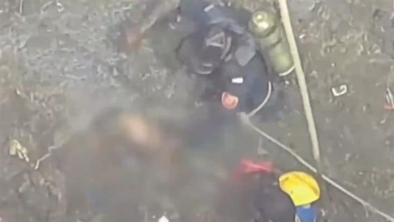 Surat: 2-Year-Old Child Rescued After 24 hours From Sewer, Found Dead (Watch Video)