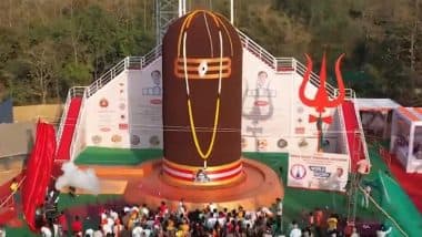 Maha Shivratri 2025: Gujarat Kicks Off Mahashivaratri Celebration With Installation of 36-Foot Tall Rudraksha Shivling in Valsad (Watch Video)