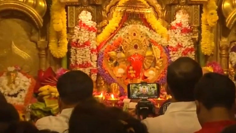 Devotees Arrive in Big Numbers at Siddhivinayak Temple To Perform Aarti on Ganesh Jayanti