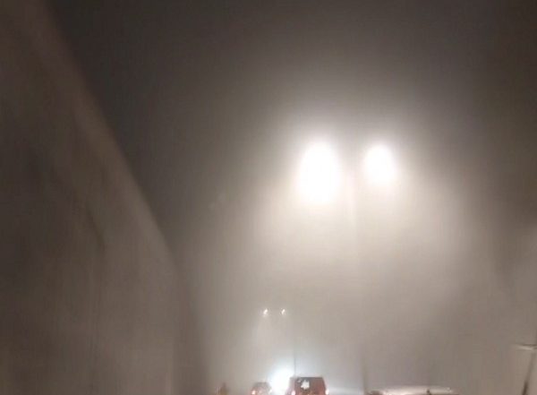 India News | Dense Fog Engulfs Delhi, Air Quality Remains 'very Poor'