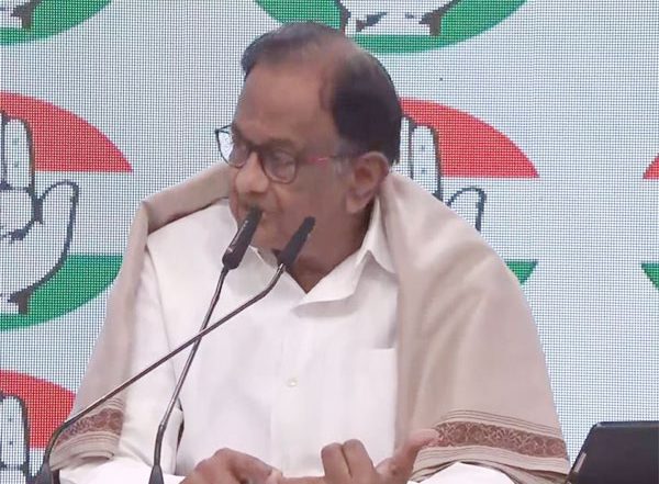 India News | Chidambaram Slams Government over Union Budget, Says Finance Minister Walking on Worn-out Path, Not Willing to De-regulate