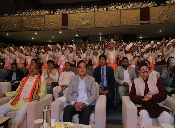India News | Assam CM Himanta Biswa Sarma Celebrates Birthday with Children of Safai Karmis