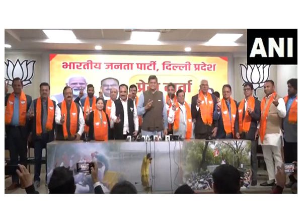 India News | Eight AAP MLAs Join BJP Days Ahead of Delhi Assembly Elections