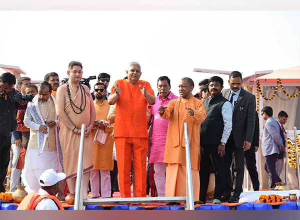 Business News | Vice President of India Takes a Holy Dip at Maha Kumbh 2025 with Shri Pundrik Goswami Ji Maharaj