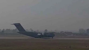 World News | PIB Debunks 'fake Image' of Indian Migrants Deported from US, Says Deportees Shown Are from Guatemala