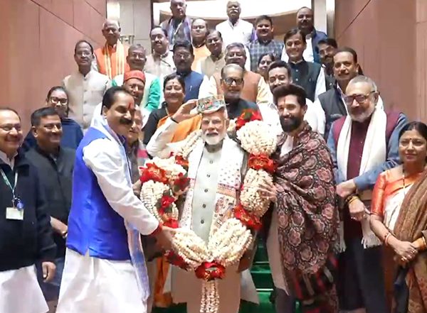 India News | NDA MPs from Bihar Felicitate PM Modi for Budget Announcements for State