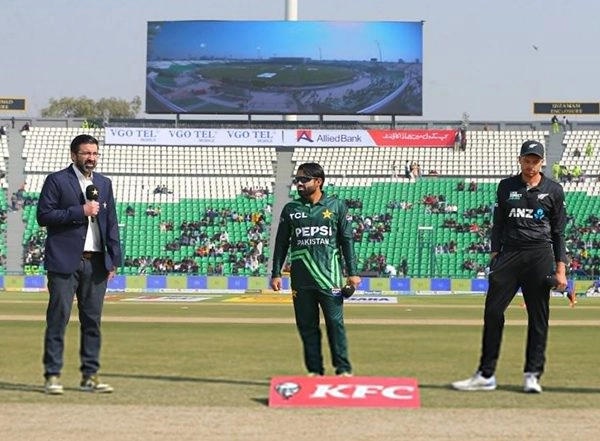 Sports News | ODI Tri-Series: New Zealand Win Toss, Opt to Bat; Babar to Open with Fakhar for Pakistan