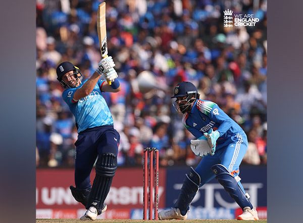 Sports News | Root, Duckett's Fiery Fifties Guide England to 304 in Second ODI Against India