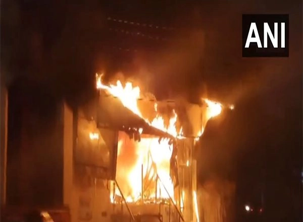 India News | Uttar Pradesh: Blaze Breaks out at Electronics Shop in Ghazipur