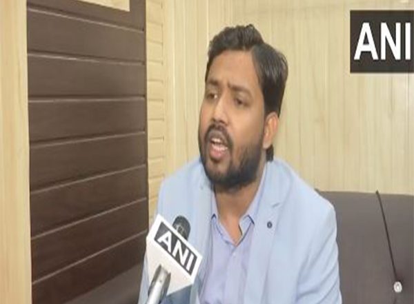 India News | Youtuber Khan Sir Backs Bihar Students' Demand for BPSC Re-exam, Calls for CBI Probe into Paper Leak