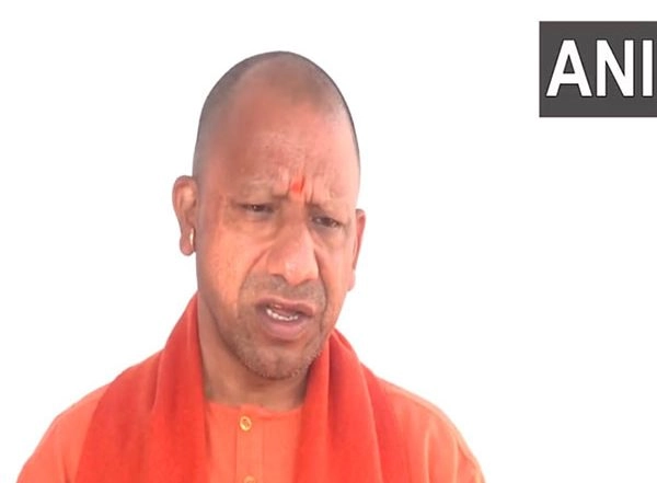 India News | UP CM Yogi Adityanath Expresses Condolences on Demise of Acharya Satyendra Das