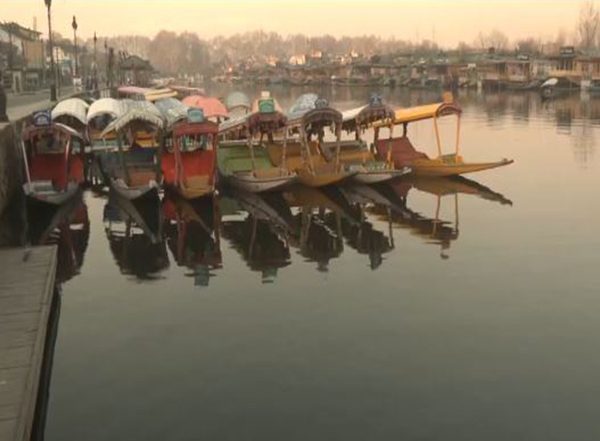 India News | Cold Wave Conditions Continue to Grip Jammu and Kashmir; Srinagar Records 0 Degrees Celsius