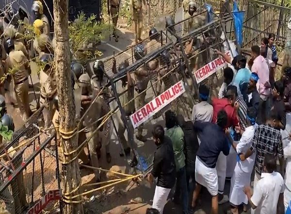 India News | Kerala: ABVP, CPI(M) Protest over Ragging Incident at Kottayam Government Nursing College