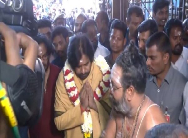 India News | Andhra Pradesh Deputy CM Pawan Kalyan Offers Prayers at Palani Murugan Temple in Madurai