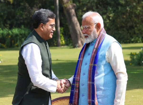 India News |  PM Modi Meets Tripura CM Manik Saha, Discusses State Development and Invites Him for Temple Inauguration