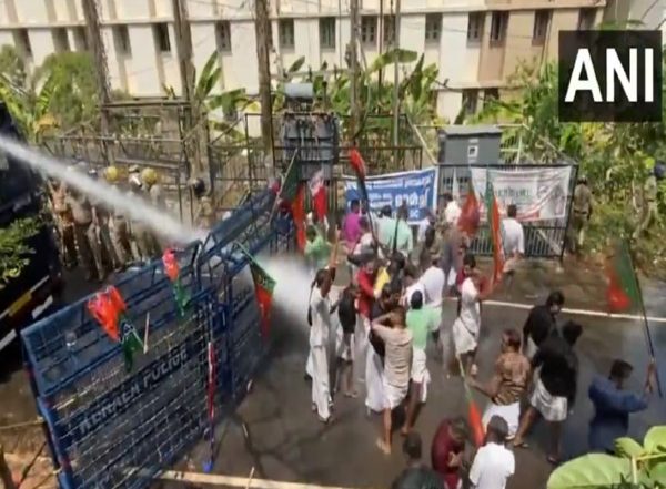 India News | Kerala: BJP Workers Protest Outside Kottayam College over Ragging Incident; Police Use Water Cannons