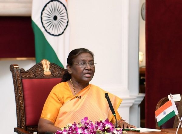 India News | President Murmu Expresses Grief over New Delhi Railway Station Stampede, Extends Condolences