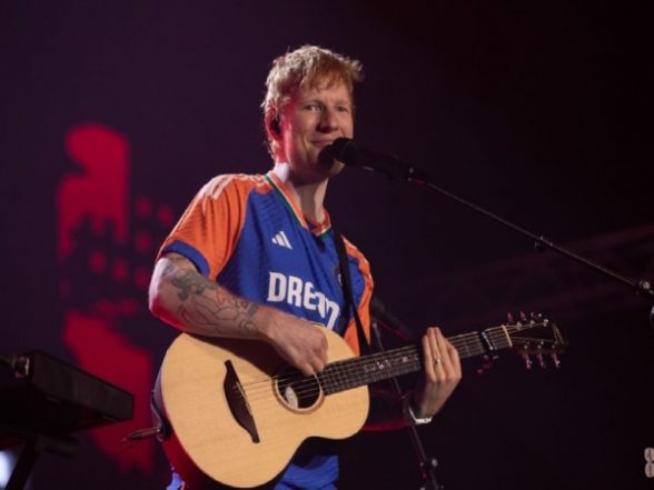 Ed Sheeran Gurugram Concert 2025: Singer Delights Fans with Stellar Performance and Indian Cricket Jersey Moment