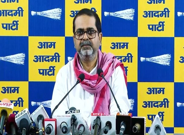 India News | AAP's Avadh Ojha Pledges to Continue Serving People Amid BJP Leadership Crisis in Delhi