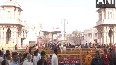 India News | UP: Large Numbers of Devotees Flock to Ayodhya for Ram Lalla Darshan After Mahakumbh